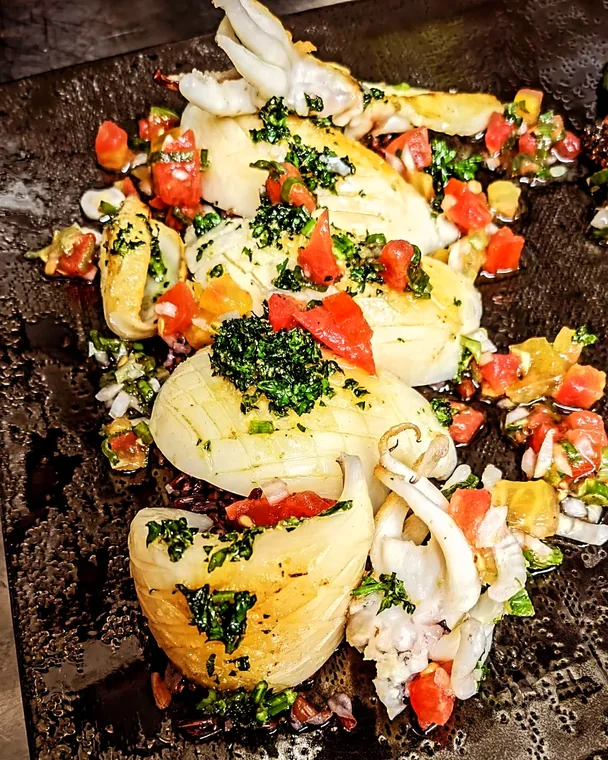 Une assiette dressée par la cuisine de La Table des Balmes